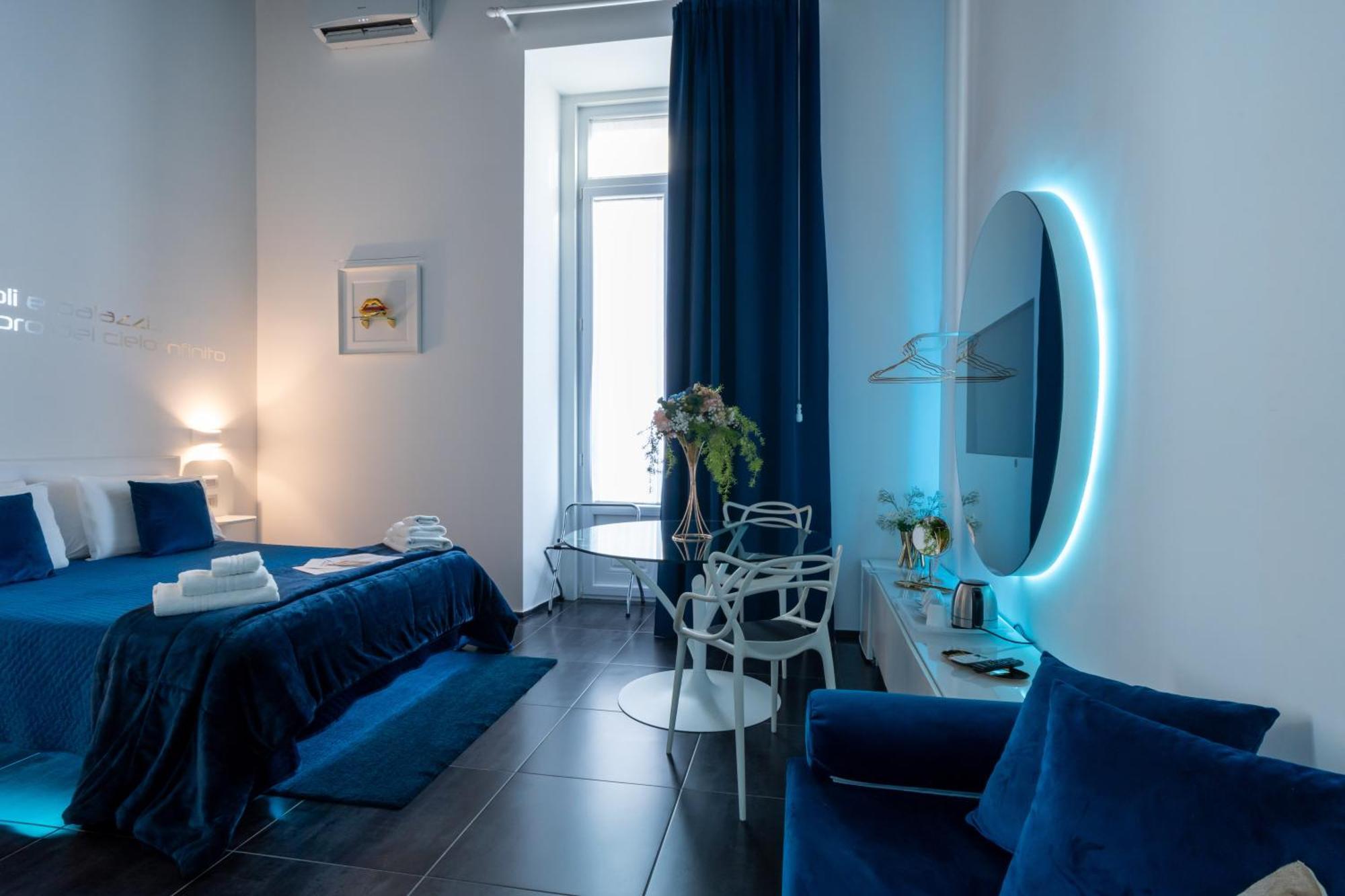 Skyhouse Chiaia Bed & Breakfast Наполи Екстериор снимка