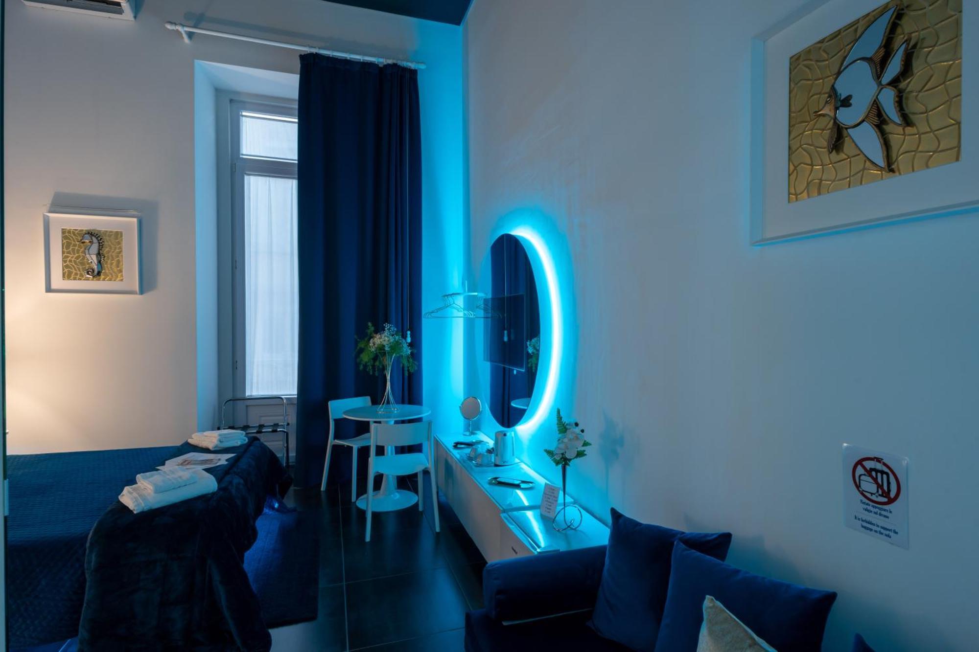 Skyhouse Chiaia Bed & Breakfast Наполи Екстериор снимка