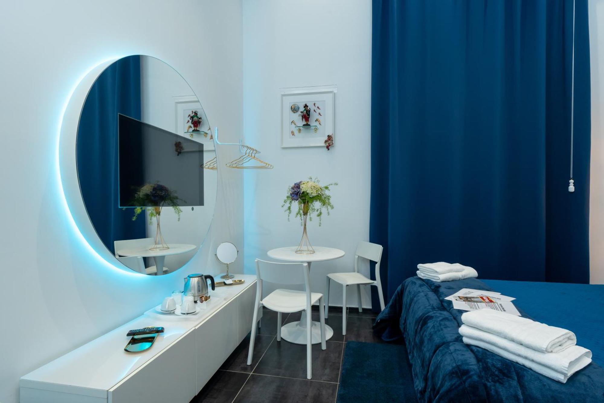Skyhouse Chiaia Bed & Breakfast Наполи Екстериор снимка