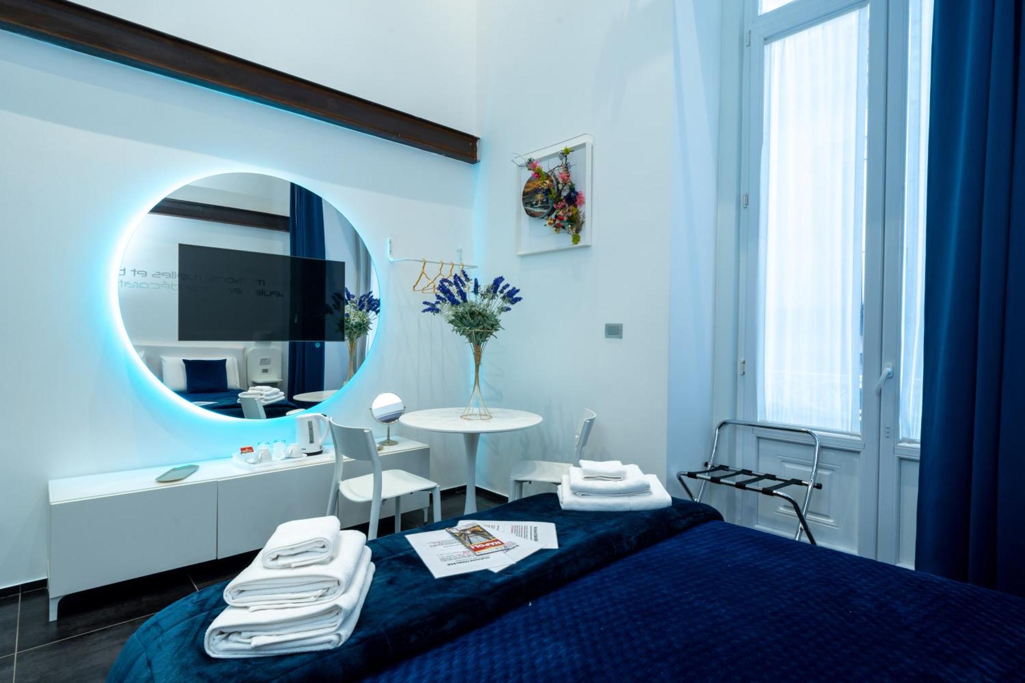 Skyhouse Chiaia Bed & Breakfast Наполи Екстериор снимка