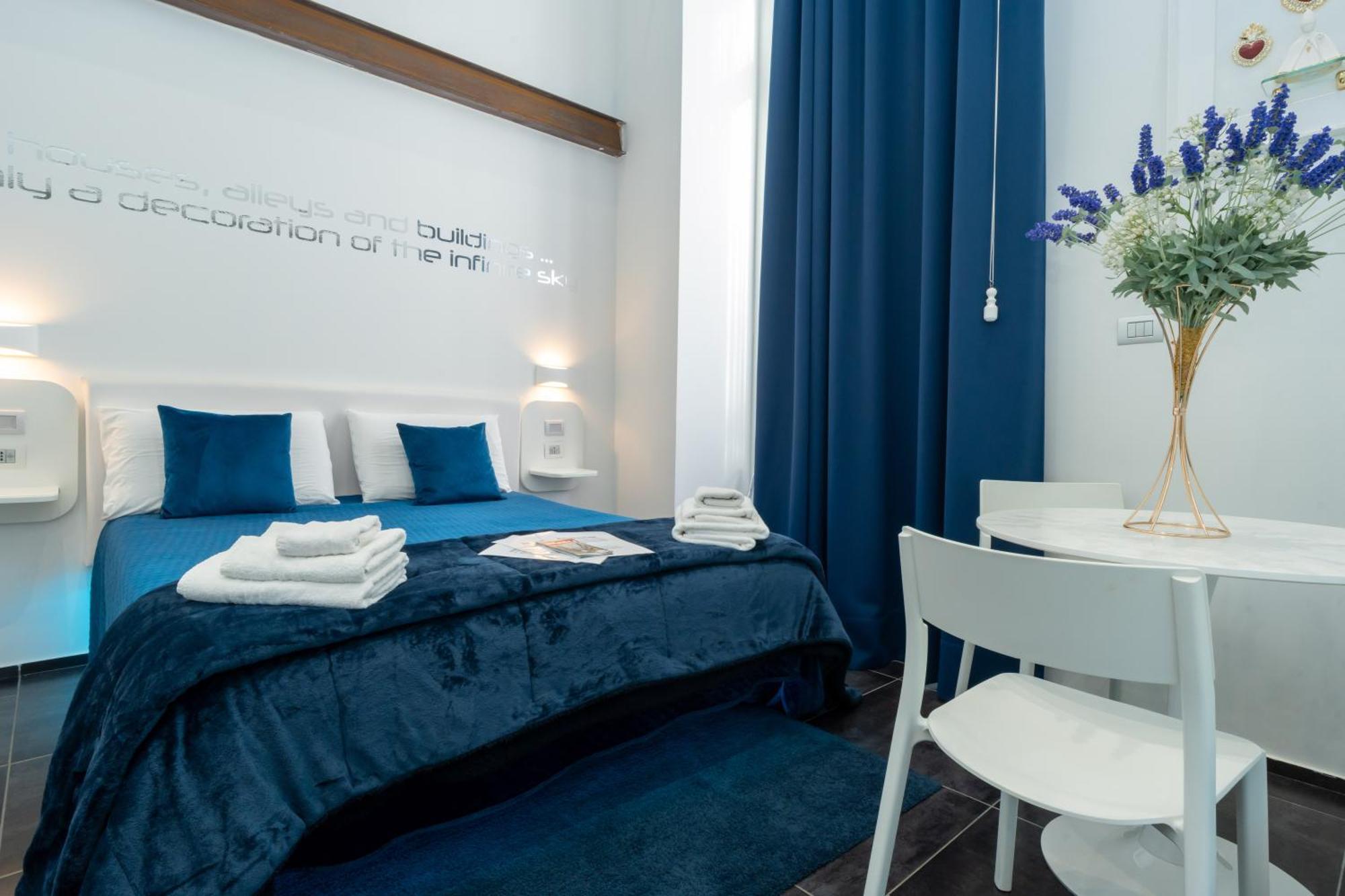 Skyhouse Chiaia Bed & Breakfast Наполи Екстериор снимка