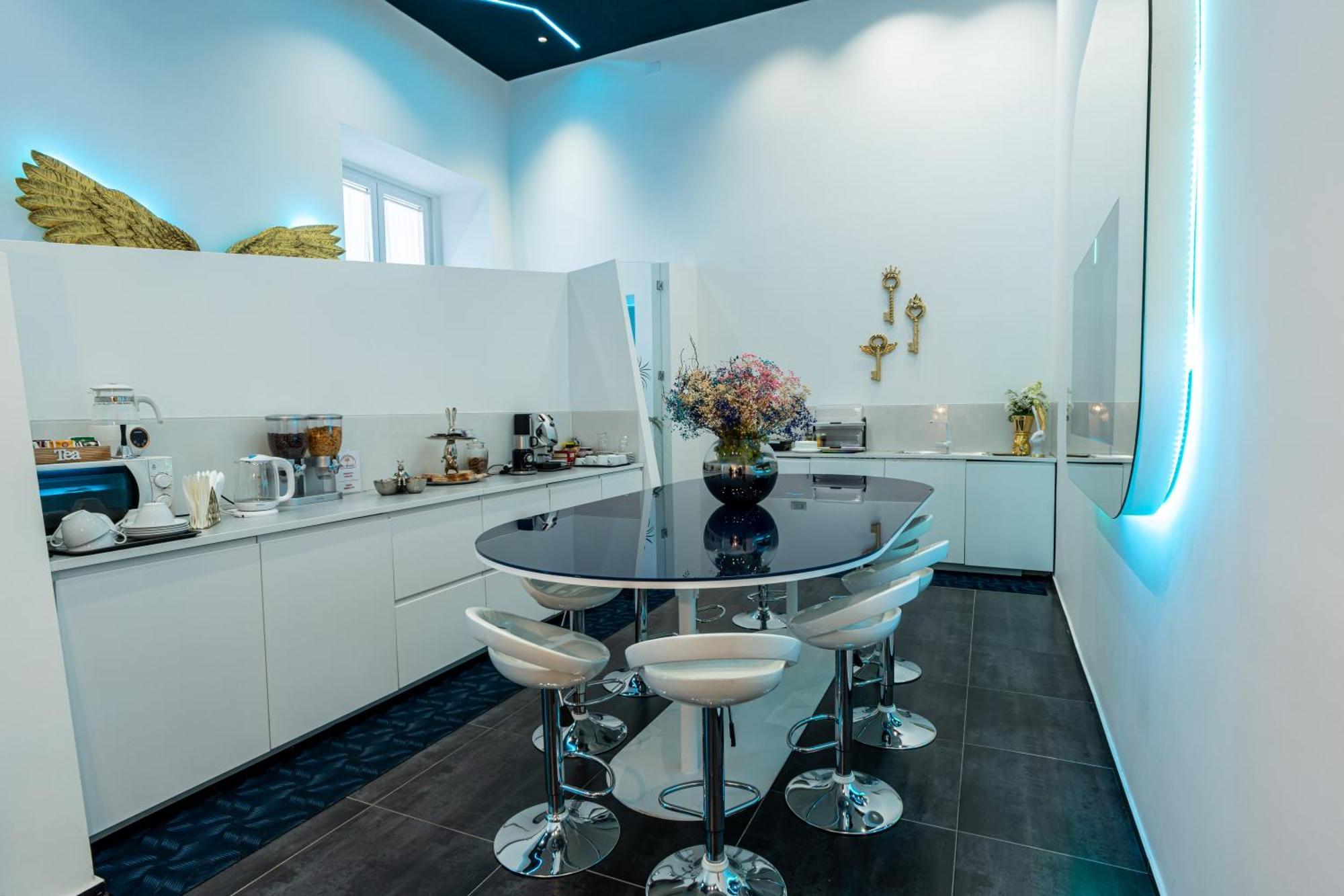 Skyhouse Chiaia Bed & Breakfast Наполи Екстериор снимка
