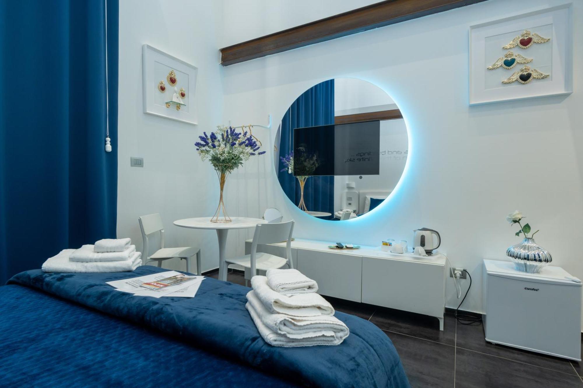 Skyhouse Chiaia Bed & Breakfast Наполи Екстериор снимка