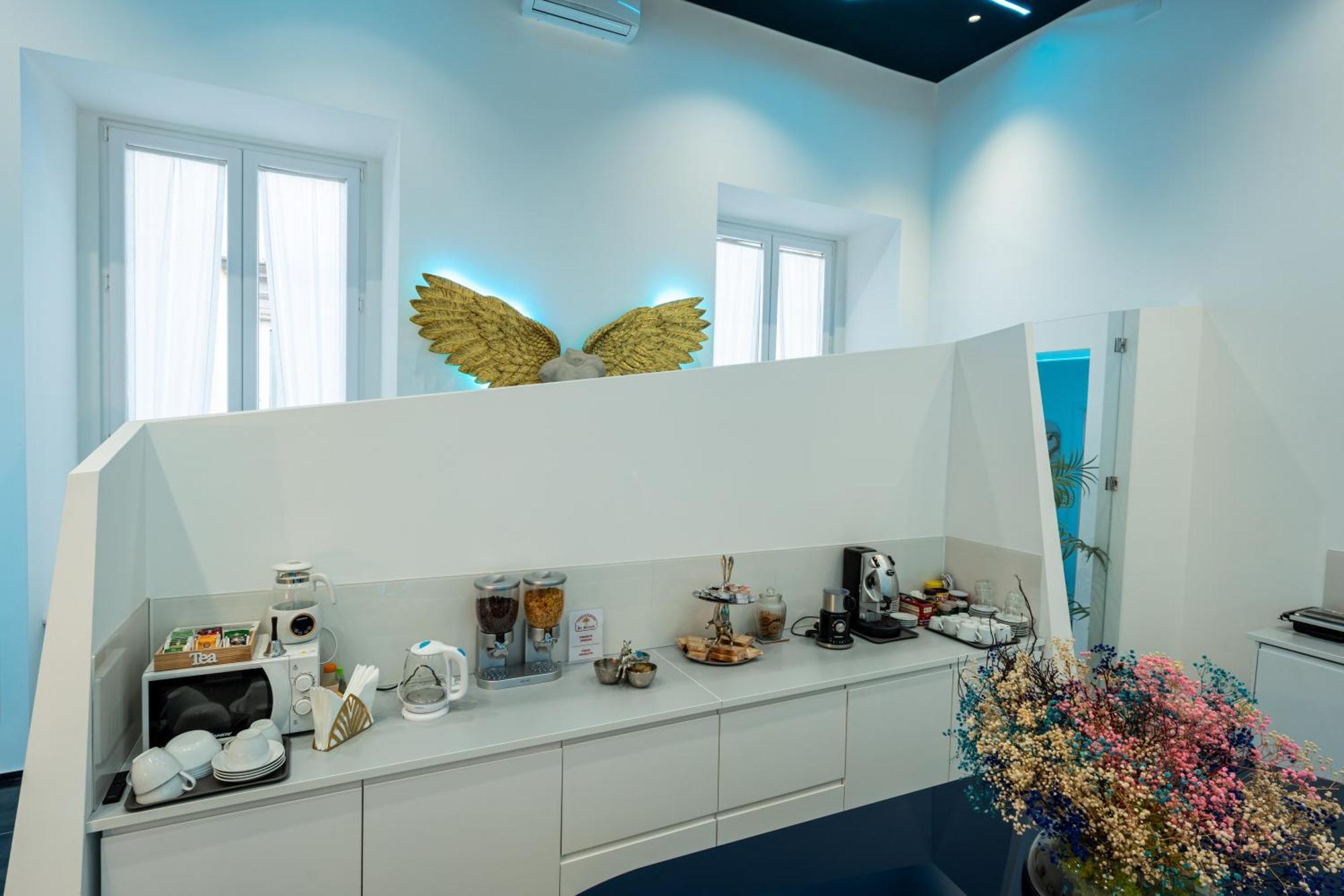 Skyhouse Chiaia Bed & Breakfast Наполи Екстериор снимка