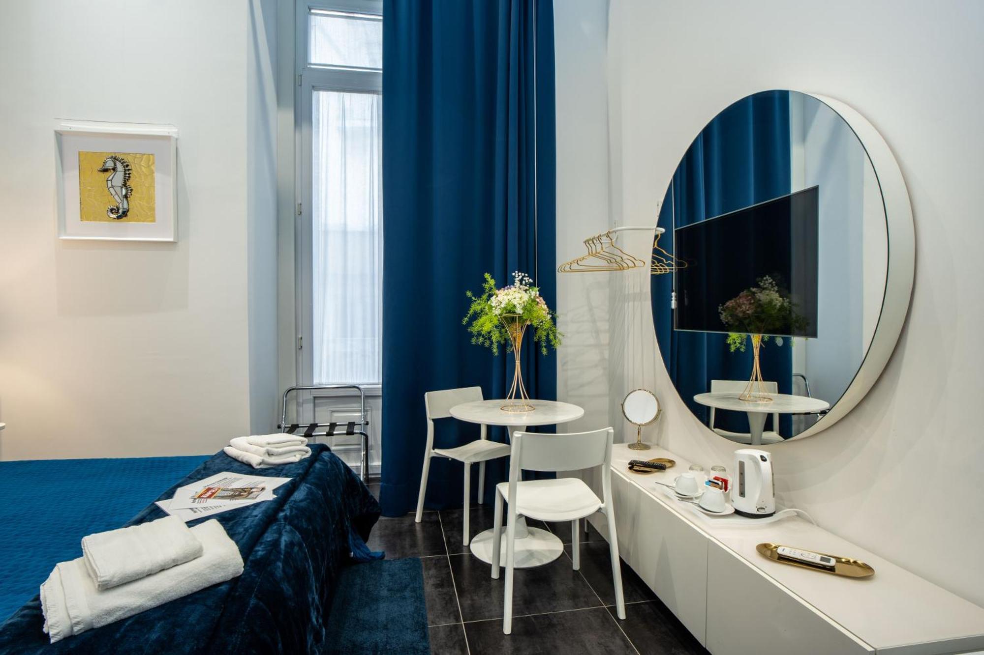 Skyhouse Chiaia Bed & Breakfast Наполи Екстериор снимка